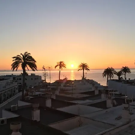Encantador Con Vistas Al Mar